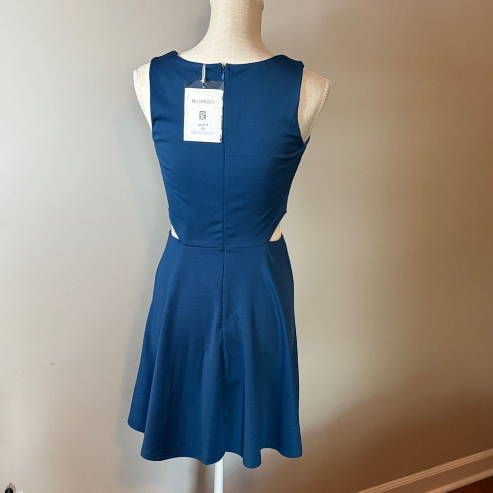 Chic Sleeveless Navy Dress - Picture 4 of 9